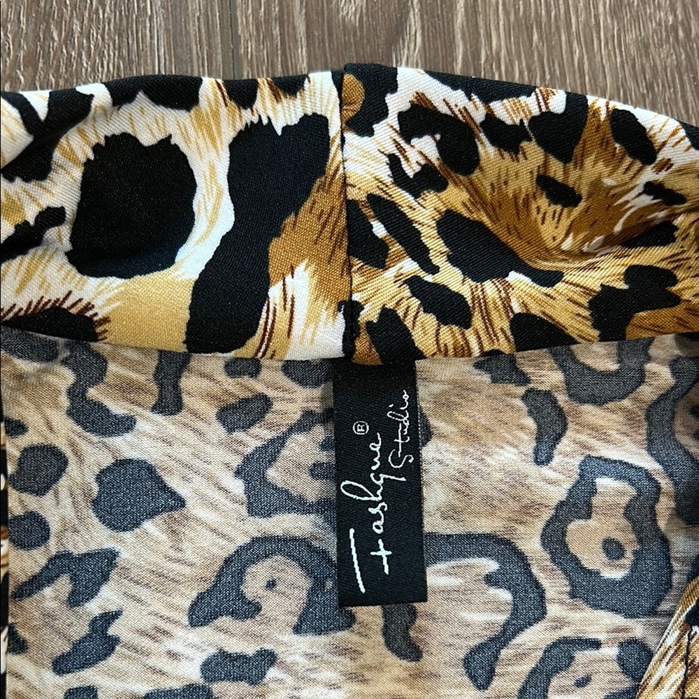 NWOT - FASHQUE STUDIO Leopard Print Women's Duster - Picture 2 of 10